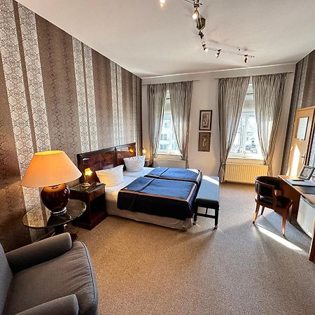 Zu Den Linden - Radebeul Pension Mit Restaurant Екстериор снимка