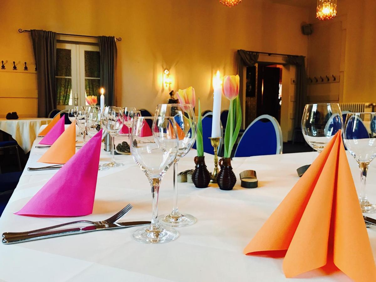 Zu Den Linden - Radebeul Pension Mit Restaurant Екстериор снимка
