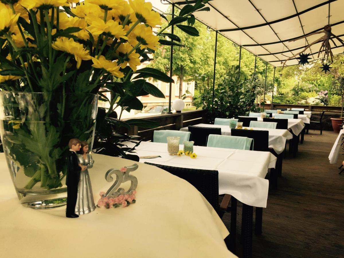 Zu Den Linden - Radebeul Pension Mit Restaurant Екстериор снимка