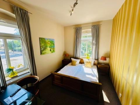 Zu Den Linden - Radebeul Pension Mit Restaurant Екстериор снимка
