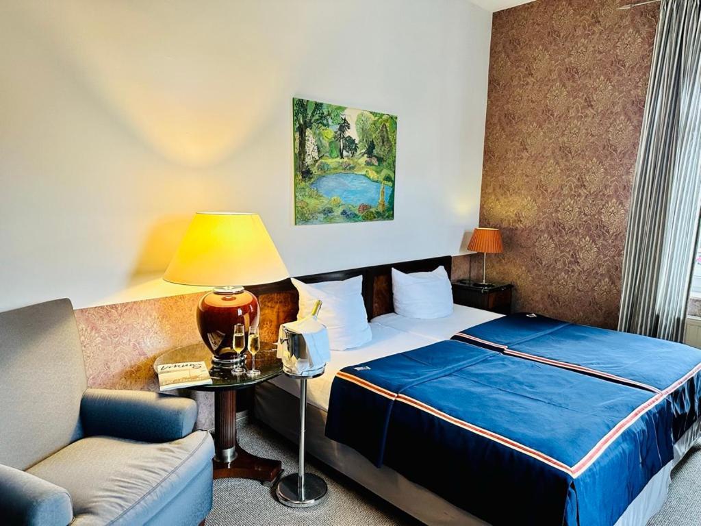 Zu Den Linden - Radebeul Pension Mit Restaurant Екстериор снимка